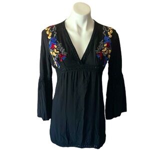Velzera Women’s Black Embroidered Boho Bell Sleeve Cotton Blend Tunic Size Small